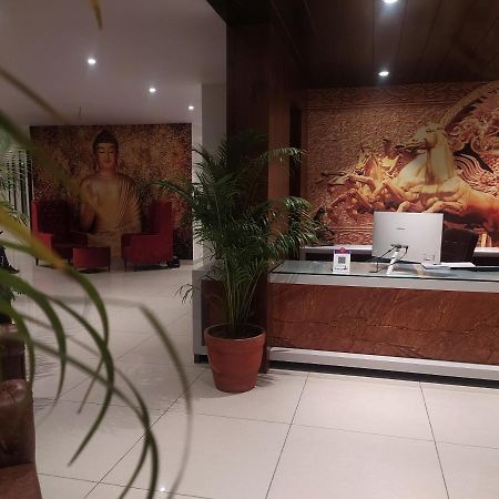 Rajlaxmi Hotel - Free Airport Pickup And Drop Jaipur Buitenkant foto