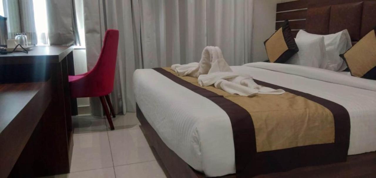 Rajlaxmi Hotel - Free Airport Pickup And Drop Jaipur Buitenkant foto