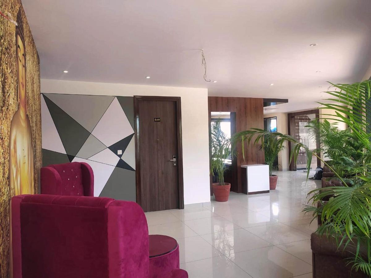 Rajlaxmi Hotel - Free Airport Pickup And Drop Jaipur Buitenkant foto
